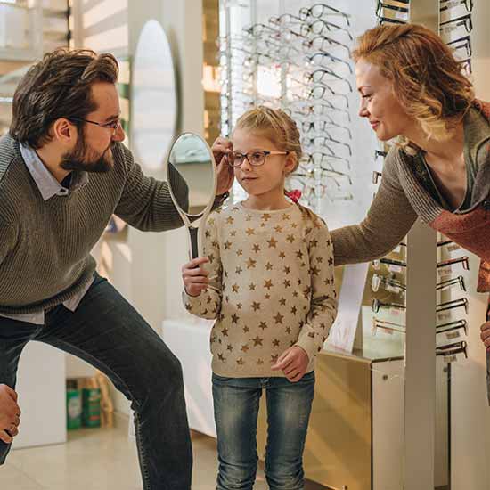 Ce qu’il faut savoir pour bien choisir les lunettes de votre enfant