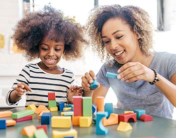 Lunettes pour enfants : cordon, elastique, entretien, modèles - Optic 2000